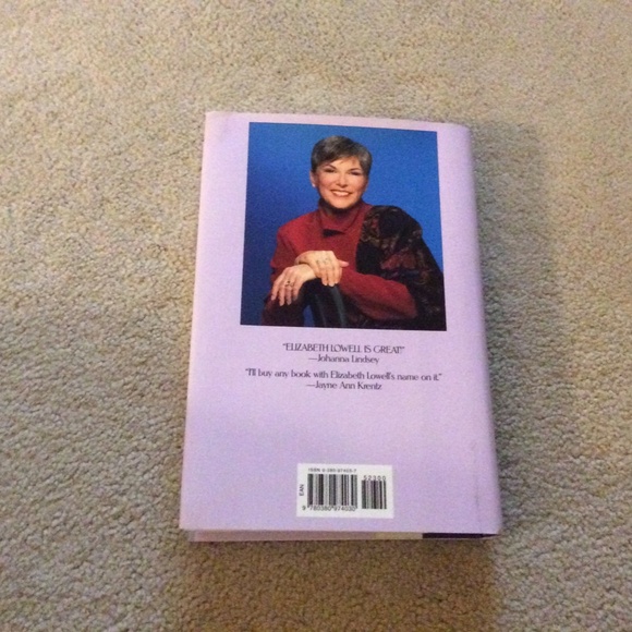 Jade Island by Elizabeth Lowell Hard Back Book - Picture 2 of 3